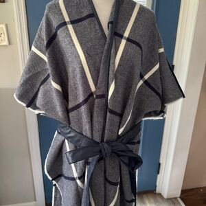 Vince Camuto Topper & Belt Set